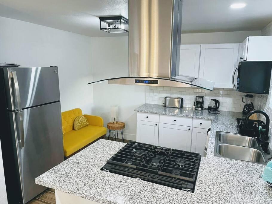 Phoenix Retreat - 2 Bedroom Home With King-Size Bed - 3 Smart Tvs - 10 Min From Airp - Unit A Exterior foto